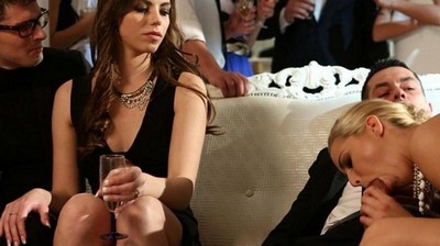 Русская мать отсасывает сыну