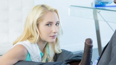 С сестрой с большими натуральными сиськами