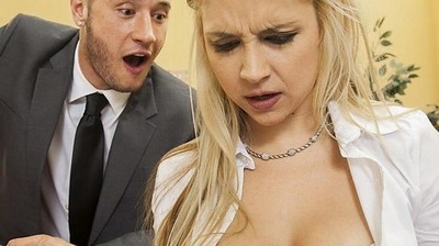 Девка дрочит член парню